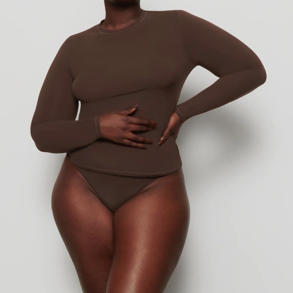 SKIMS Fits Everybody Brown Long Sleve